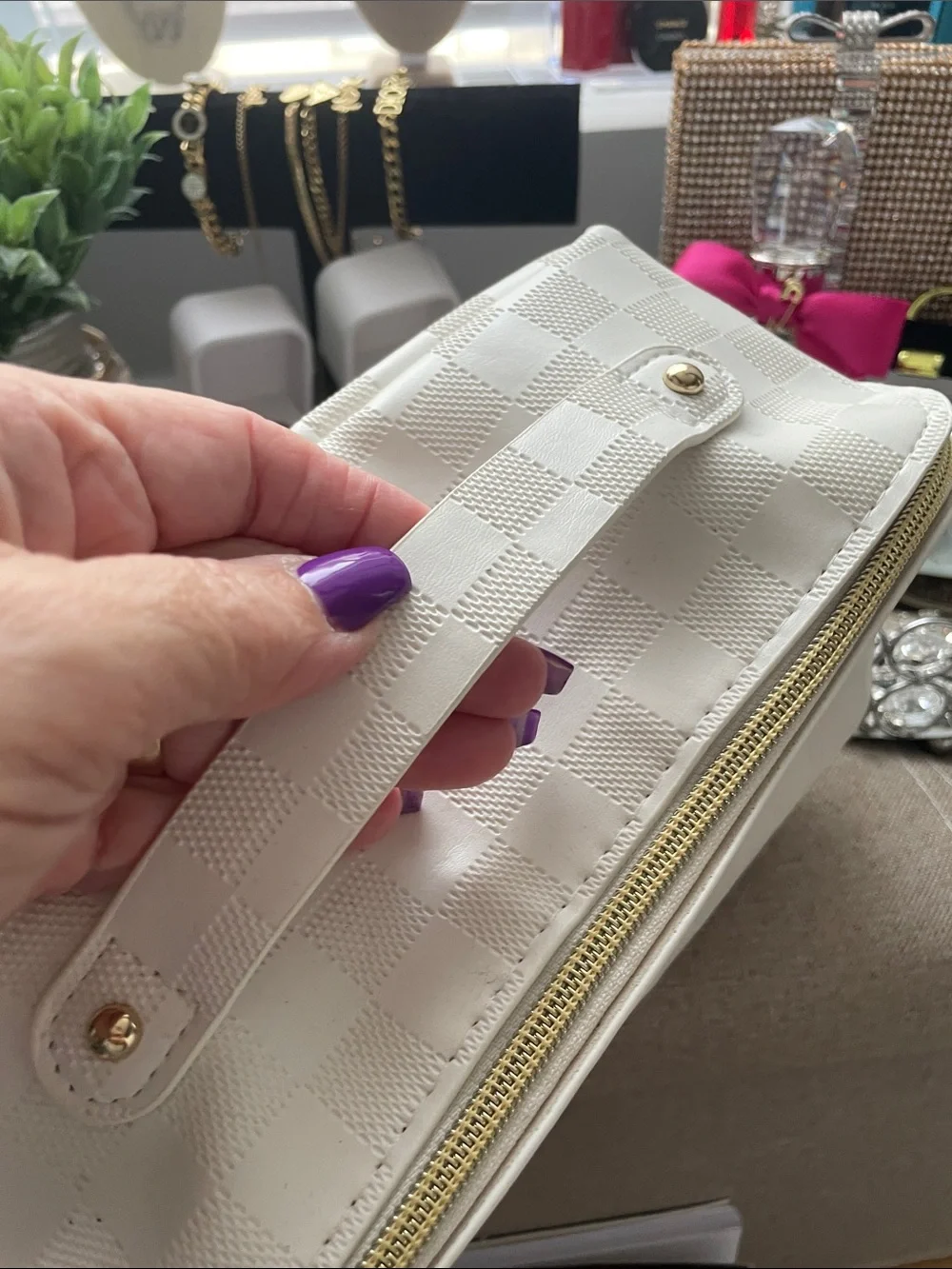 ✨White Check-Pattern Cosmetic Travel Case✨Large size Preloved